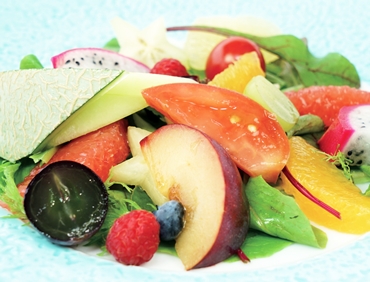 旬野菜とフルーツのサラダ
