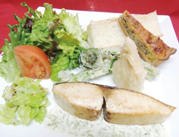 鰆のポワレ 生海苔のクリームソース