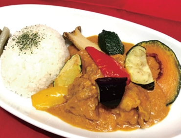 信玄鶏とごろごろ夏野菜のスパイシーカレー